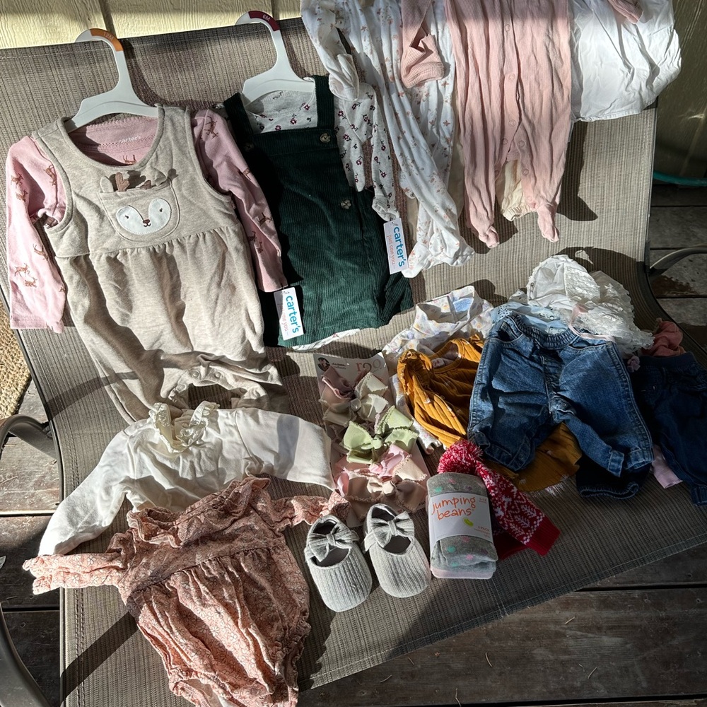 BUNDLE OF BABY GIRL CLOTHES